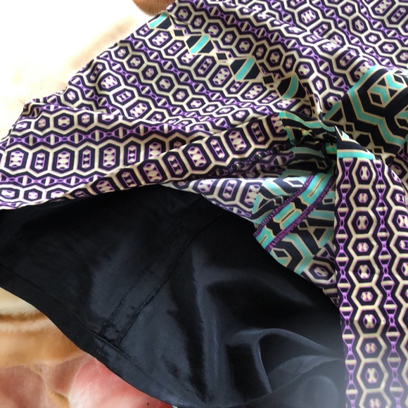 Dressy knee high depending on height , size 8 black lining inside - Picture 4 of 4